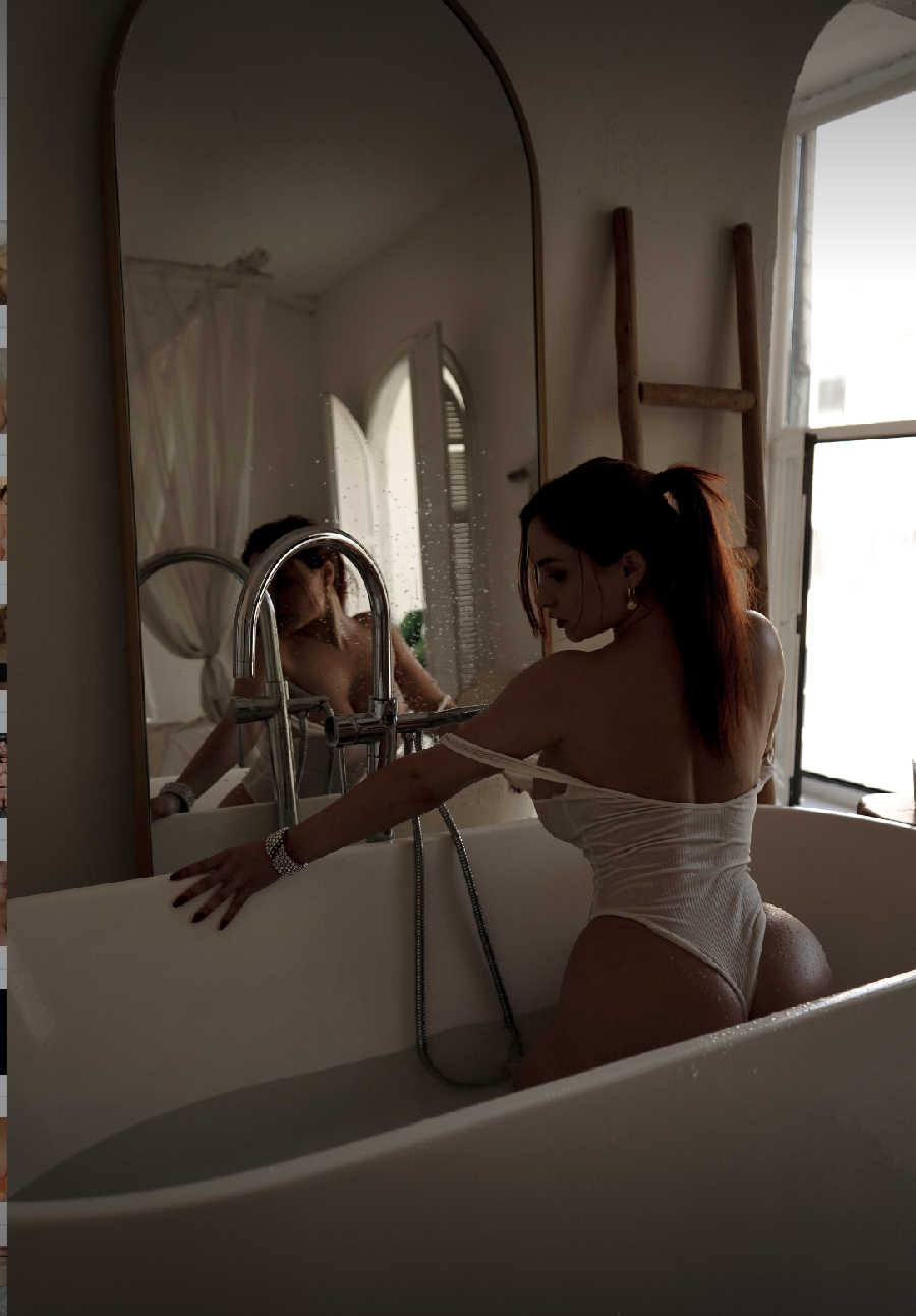 A playful frame from Miranda Faith nude — online in Beijing