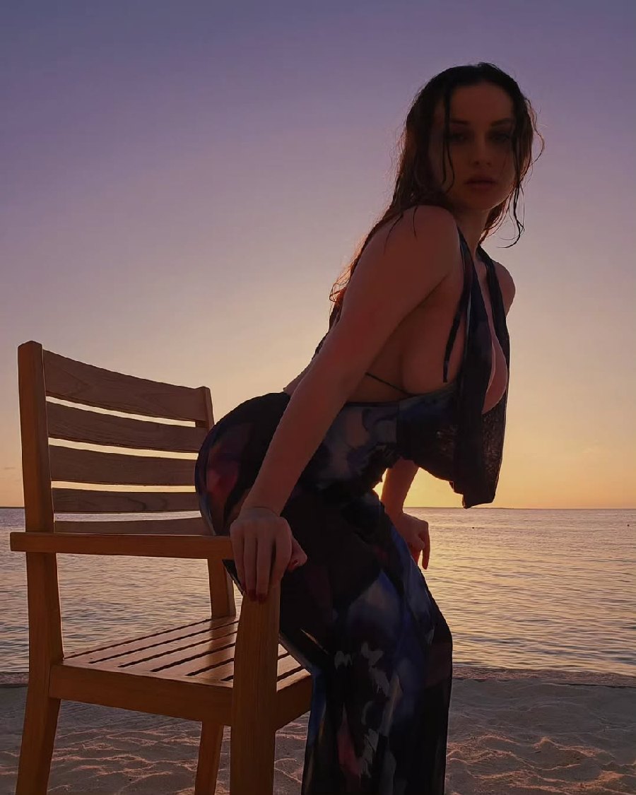 Sexy girl Miranda Faith nude in Beijing