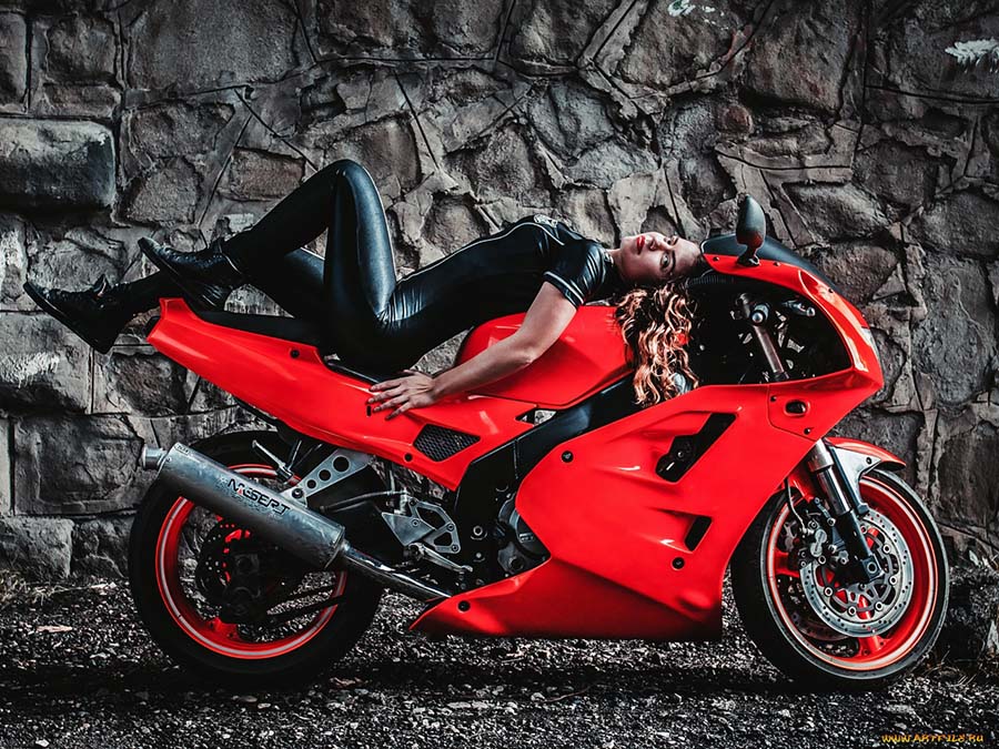 Beautiful girl Beautiful girls and motorcycles in Beijing