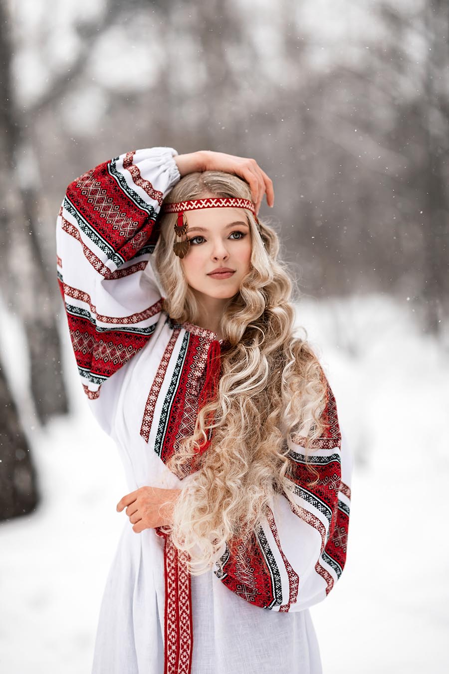 Slavic girls’s look of the day — catch her live in Beijing
