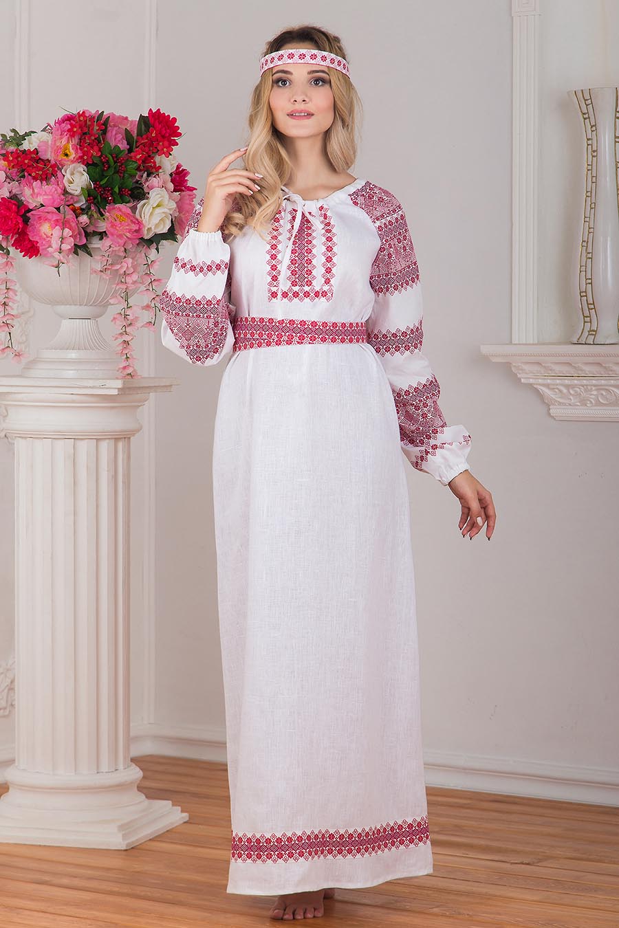 A playful frame from Women in Slavic costumes — online in Beijing