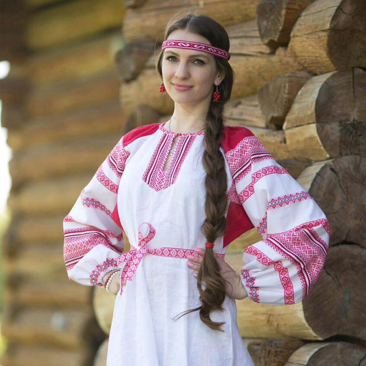 Girls in Slavic costumes brings the glow — live moments in Beijing