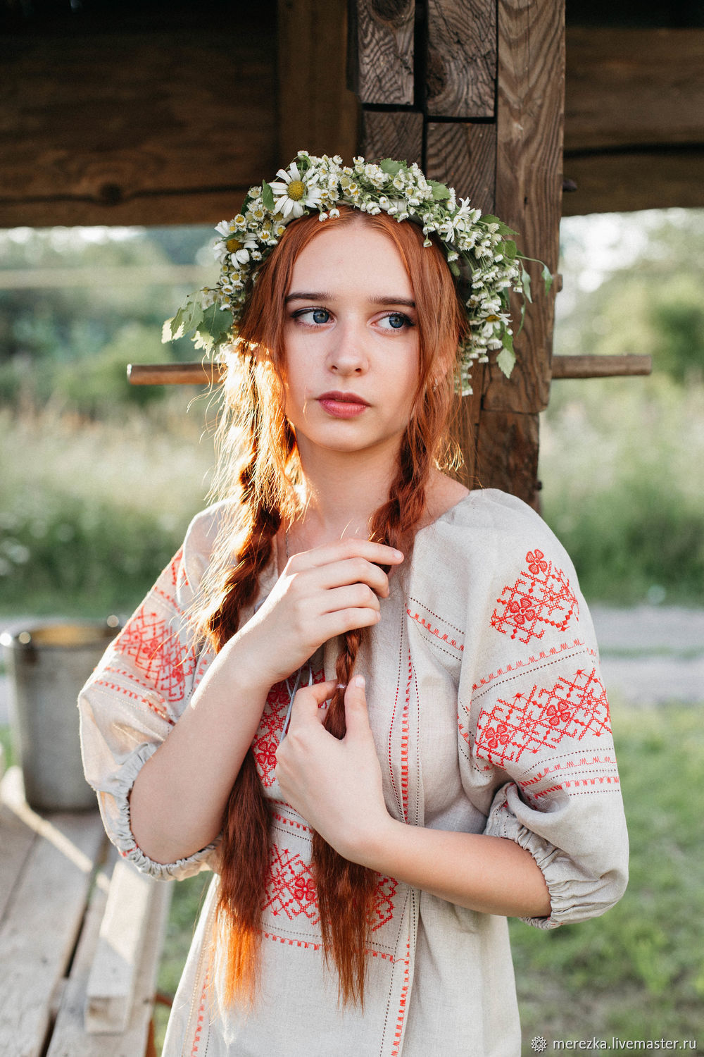 A playful frame from Girls in Slavic costumes — online in Beijing