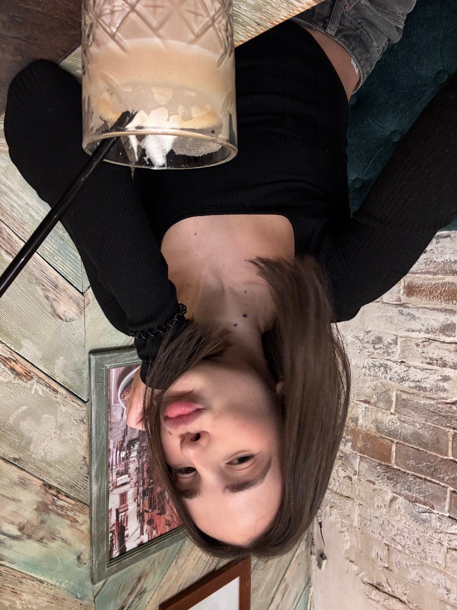 Fresh photos, fresh mood — Tina online in Beijing